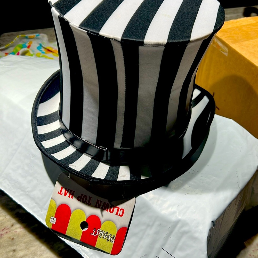 Black and white top hat